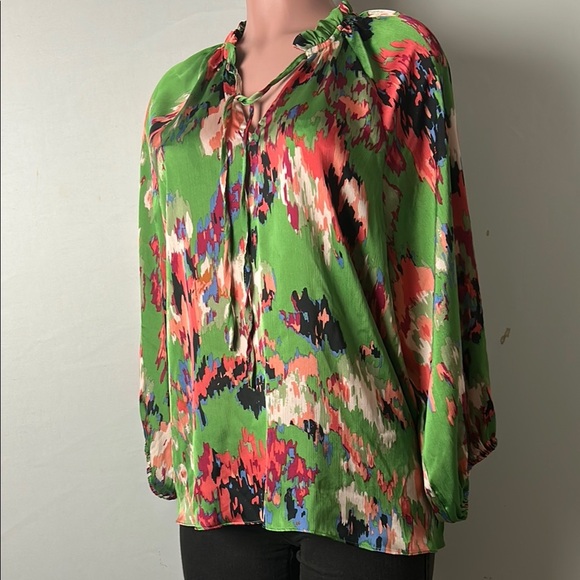Ee:some Women’s Blouse Green Abstract V-Neck Tie Front Balloon Sleeve Sz Medium - Picture 5 of 13